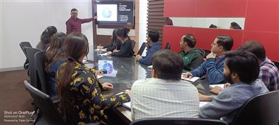 Speak. Influence. Lead. – Your English & Soft Skills Upgrade Starts Here.