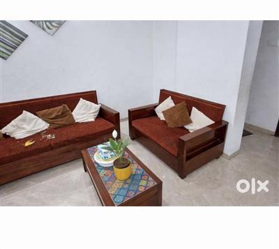 Teakwood Sofa 4+2 Seater and Centre table