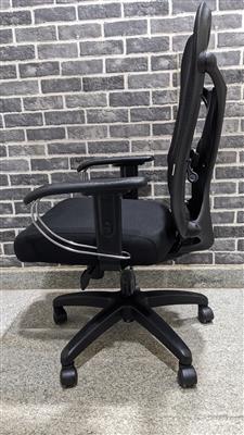 Aster Office Chair – Excellent Condition