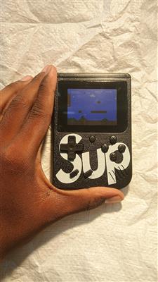 Brand New 400 in 1 Video Game with TV Connection and Rechargeable Battery