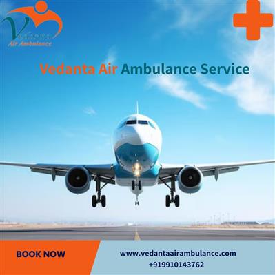 Vedanta Air Ambulance in Patna Has the Best Doctor Available To Check on Patient