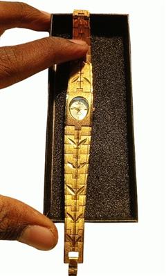 Premium Vintage Gold-Plated Women’s Quartz Watch – Elegant Collectible Timepiece