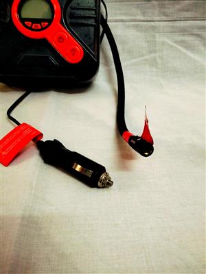 Woscher 802D Digital Car Tyre Inflator | Auto Shut-Off Air Pump 12V