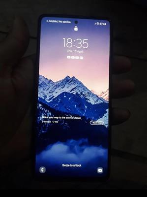 4.5 months samsung galaxy A52 with bill, box and all accessories