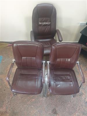 Office executive Chairs in very good condition for sale - Total 11 Nos - Nego