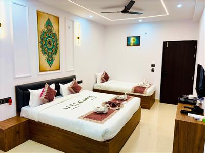 Hotel In Ayodhya Near Railway Station