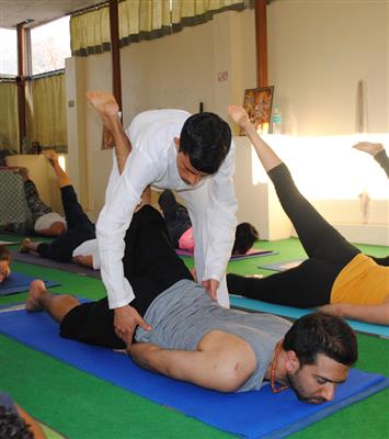 Learn Authentic Yoga in Rishikesh | Daily Yoga Classes