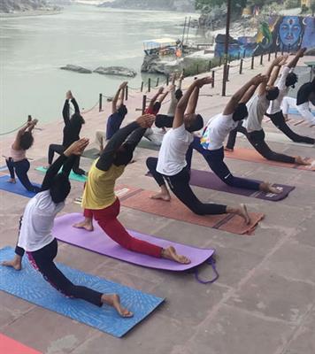 Learn Authentic Yoga in Rishikesh | Daily Yoga Classes
