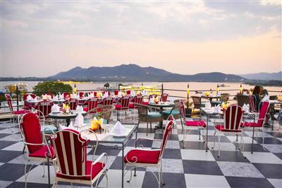 Boutique Hotel in Udaipur with Rooftop Dining – Udaigarh