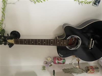 Acoustic Guitar in Good Condition