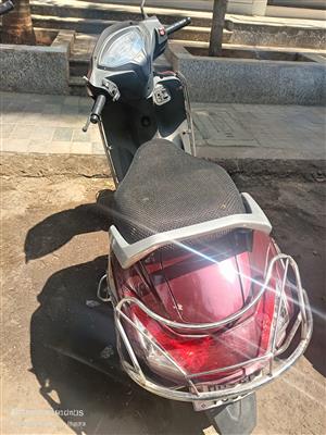 Honda Activa 6g model dlx maroon colour