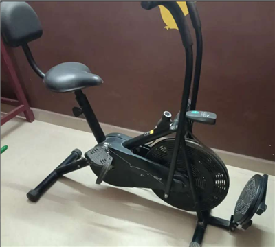 Reach Excercise Cycle with hip rotator