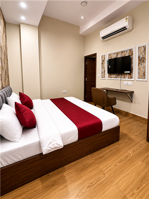YuTurn Hotels in Alpha 1 Greater Noida - Call us 9311995501