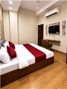 YuTurn Hotels in Alpha 1 Greater Noida - Call us 9311995501