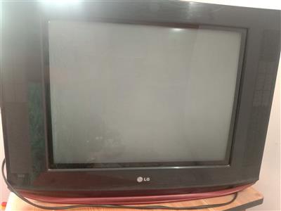 LG xl ultraslim tv
